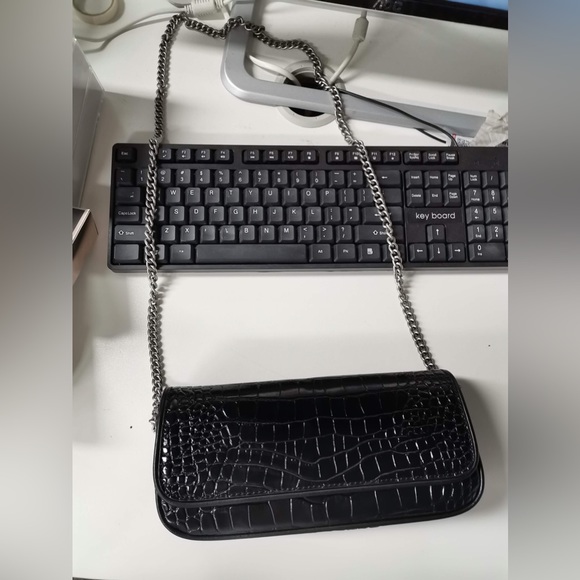 Genuine leather Handcrafted with detachable chain purse / shoulder bag - Picture 1 of 8